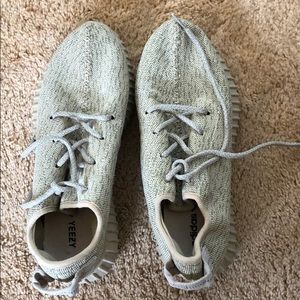 Adidas Yeezy in Sand